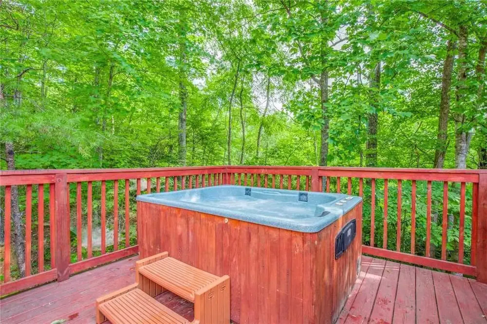 Fox Den 2 Bedroom Home with Hot Tub