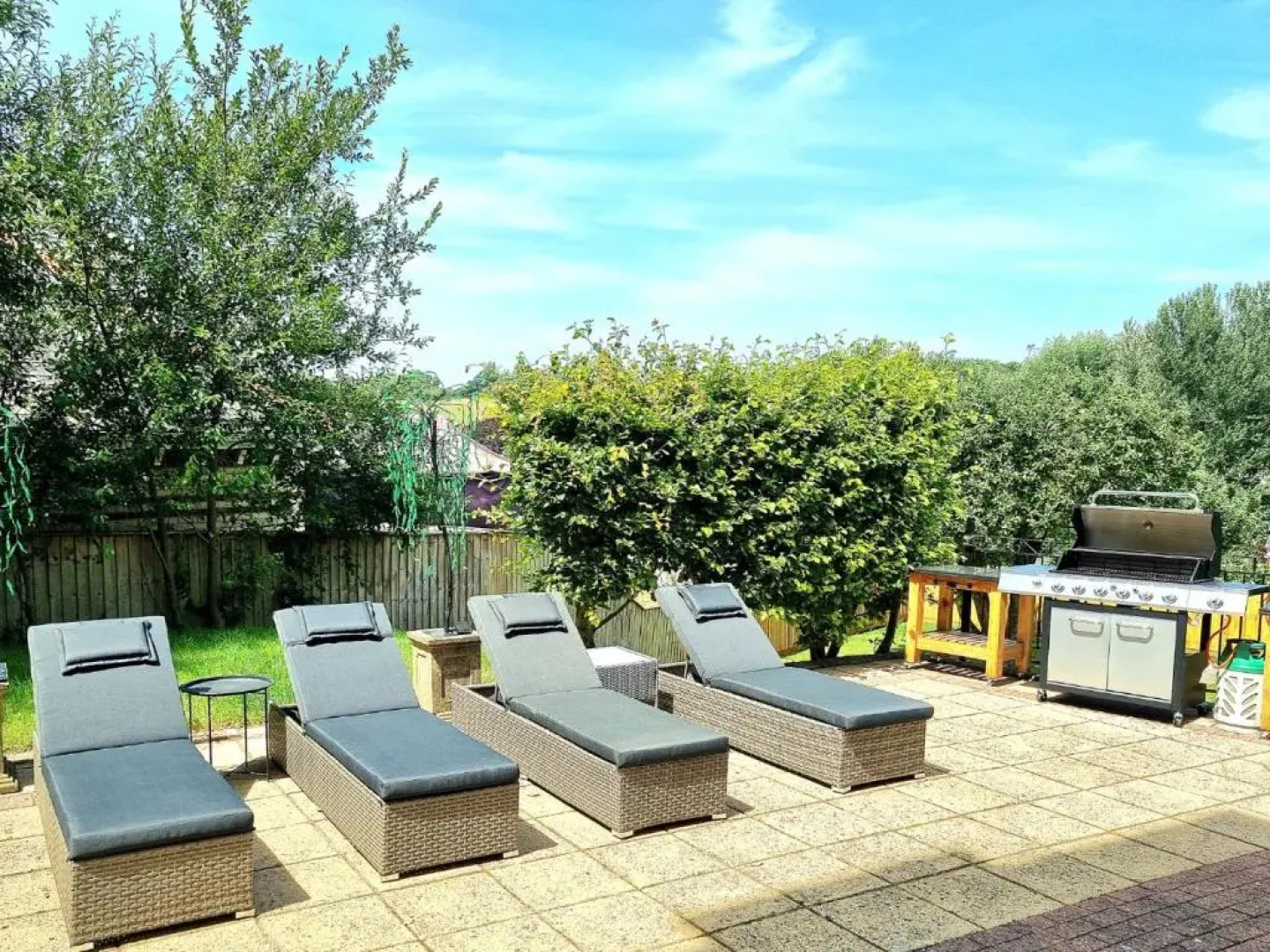 Exquisite 9 bed Villa hot tub, gym, cinema & more