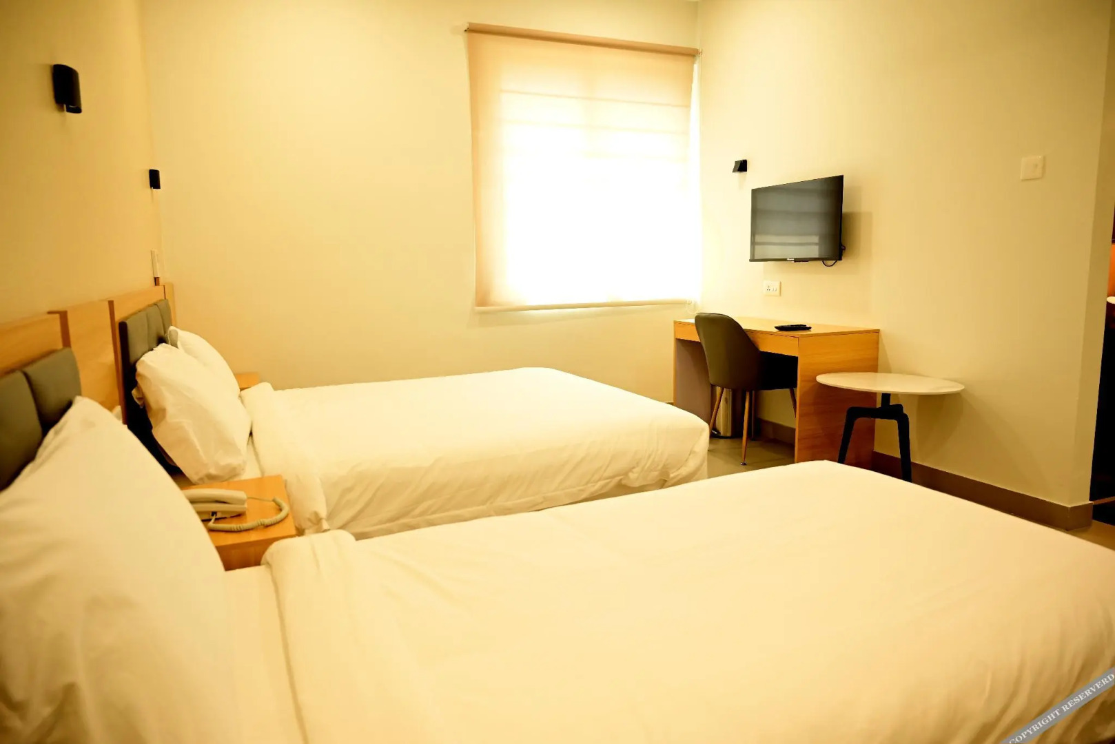 Dreamotel Luxury Suites and Rooms