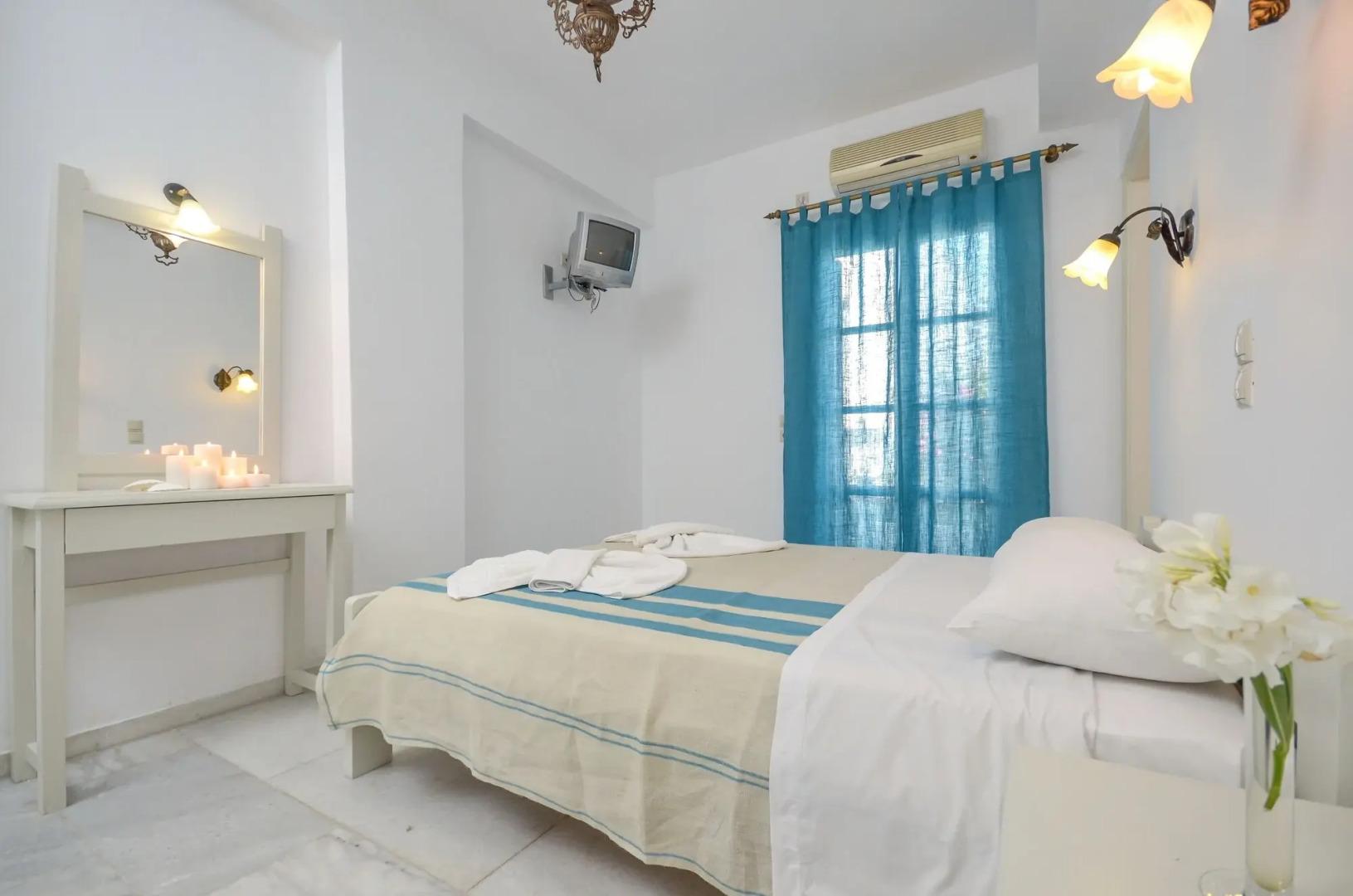 Agia Anna Studios & Apartments