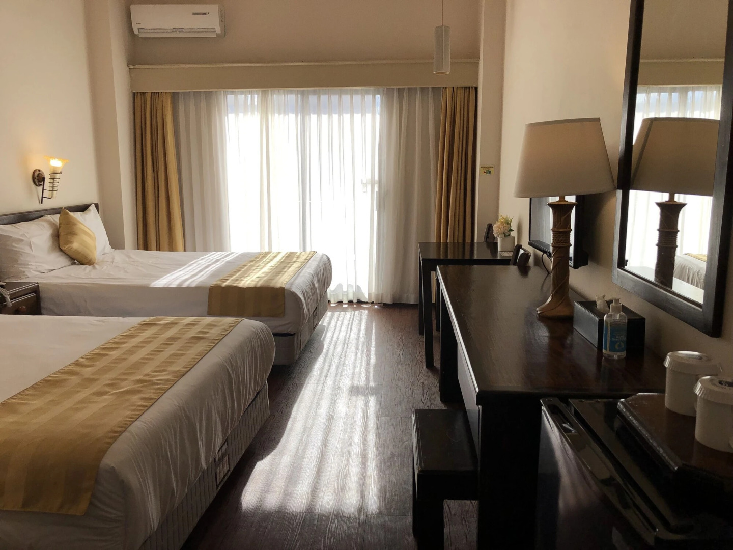 Holiday Saipan Hotel