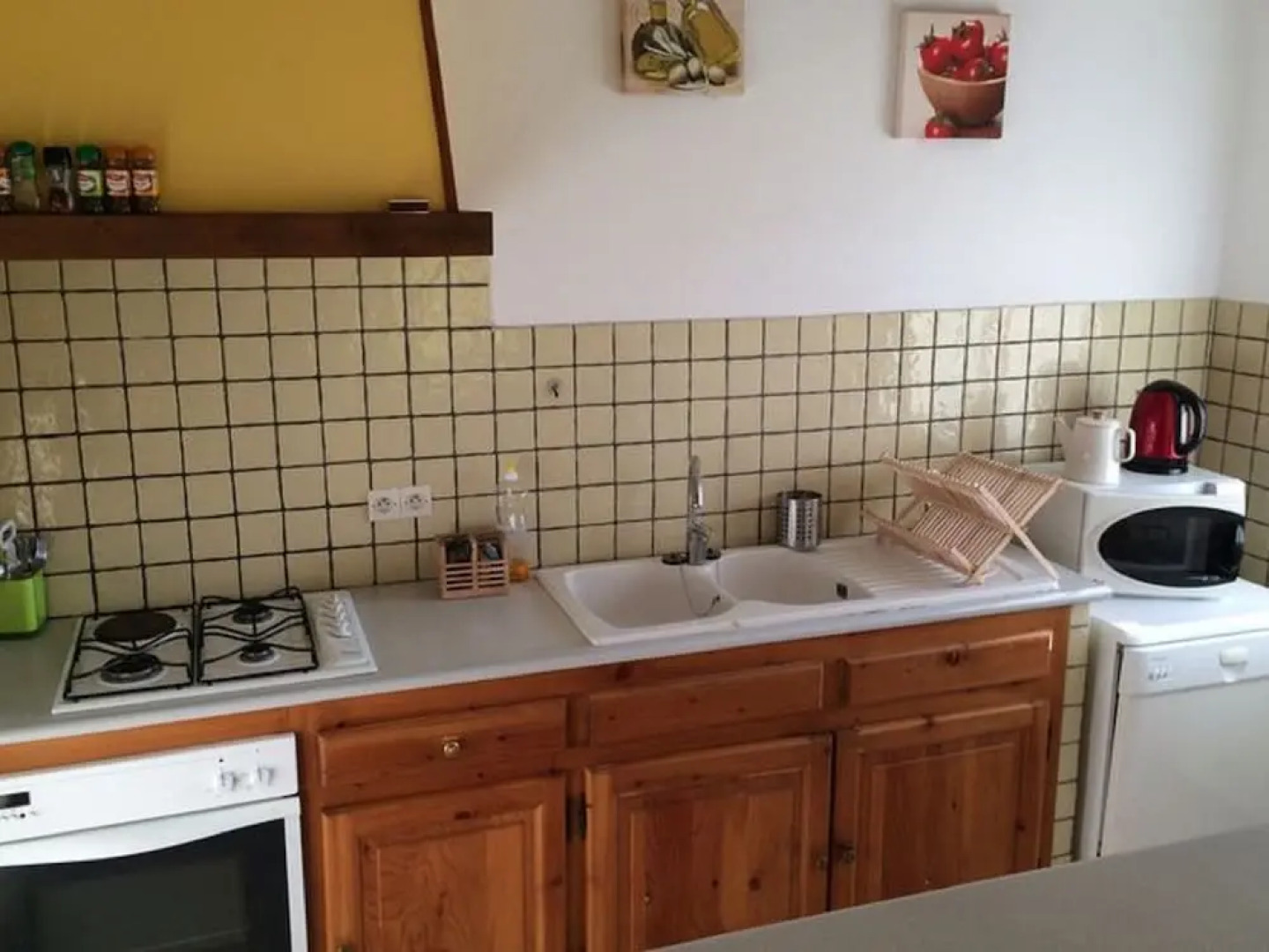 Beautiful Holiday Home in Bourdeaux with Hill View