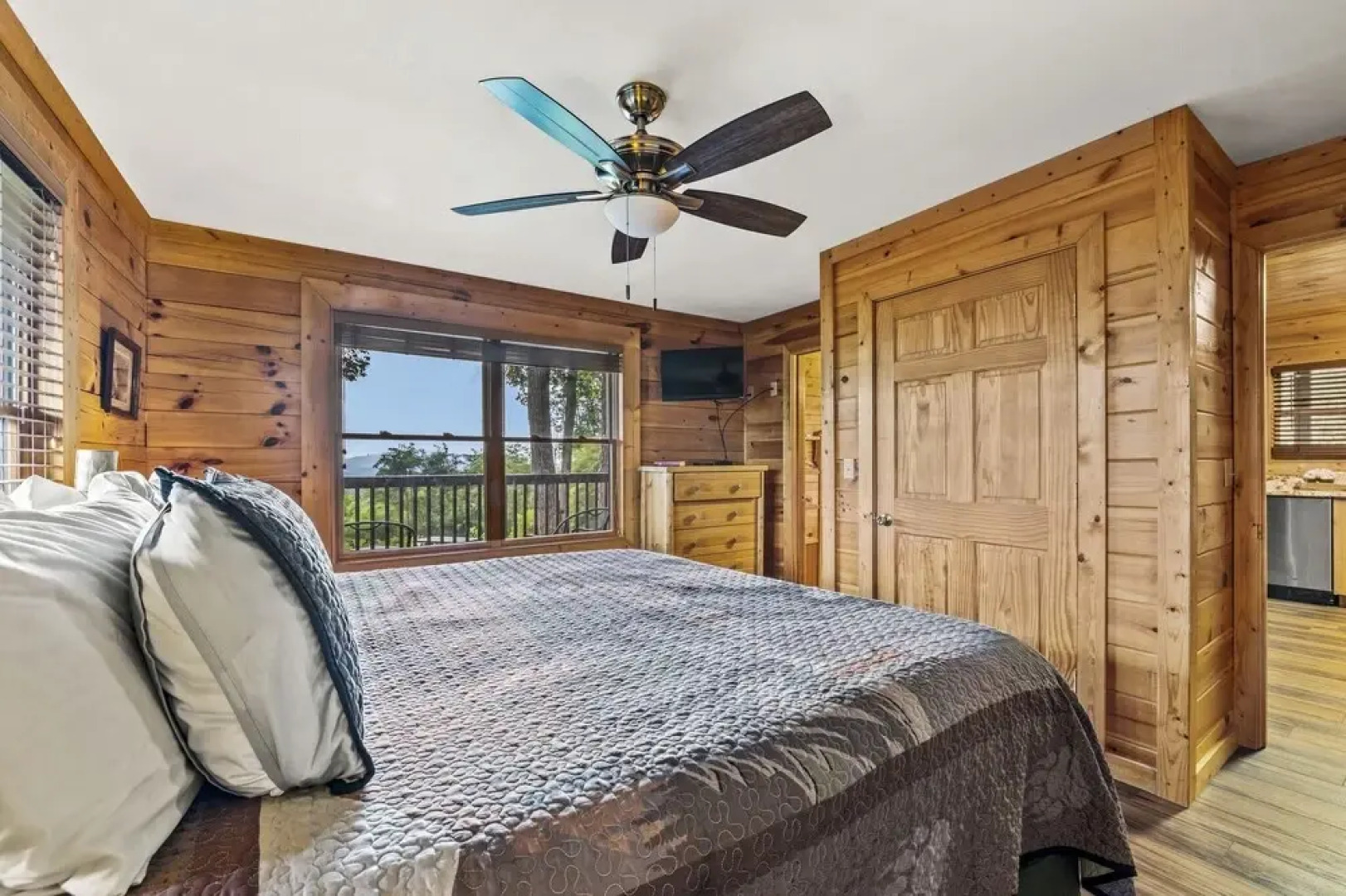 Dancing Bear Lodge 6 Bedrooms 6 Bathrooms Home