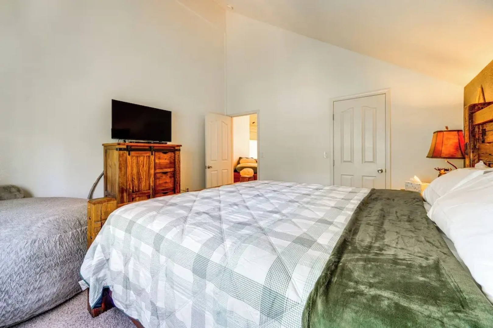 Snowshoe & Sled On-site! Soda Springs Cabin