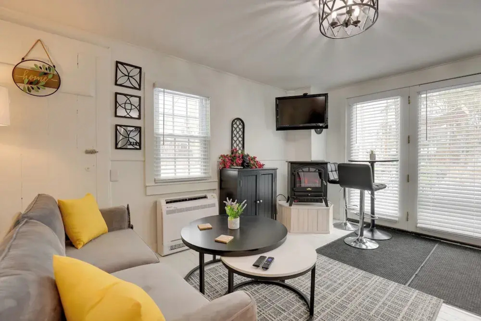 Near Keuka Lake: Walkable Paradise!