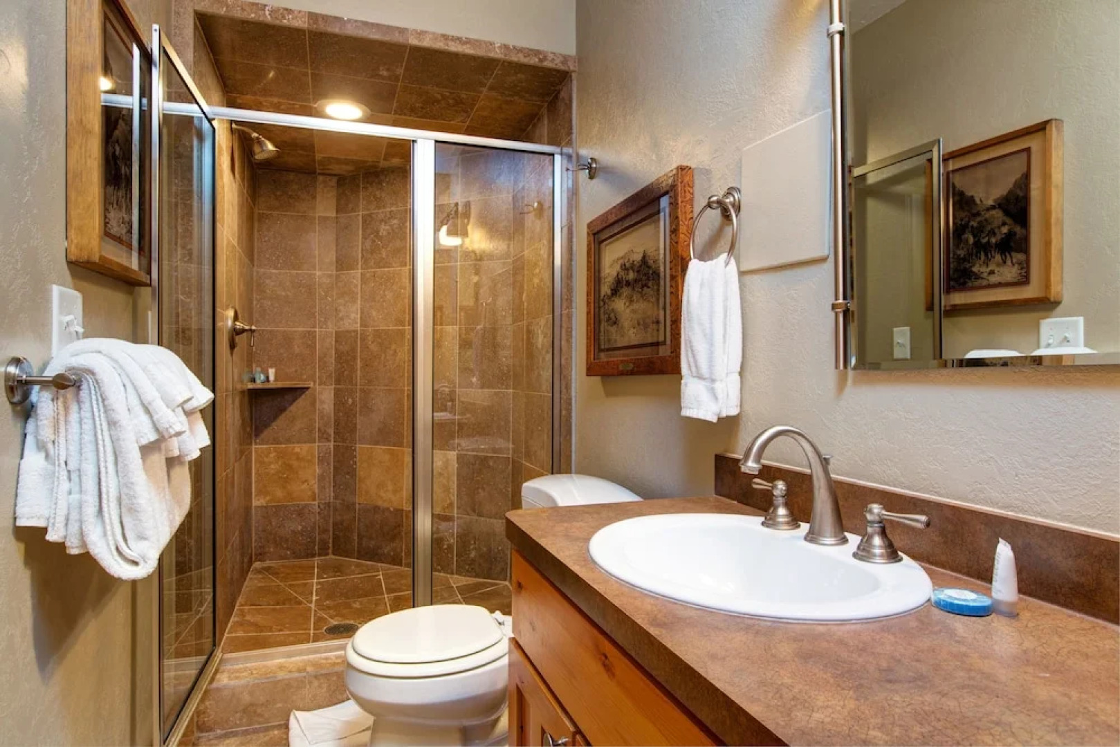 2BR Empire House Condo by RedAwning