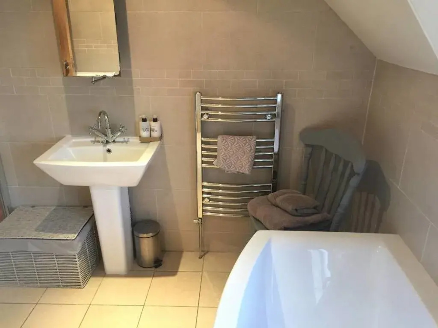 The Apartment No 2 The Old Red King Pub