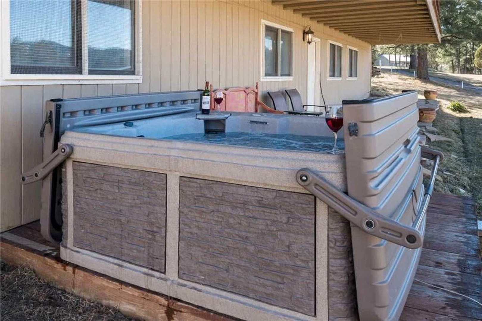 Bogie - Five Bedroom Cabin with Hot Tub