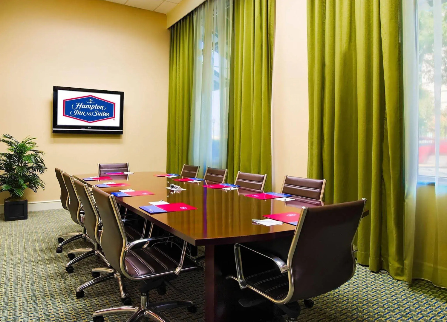 Hampton Inn & Suites Little Rock-Downtown