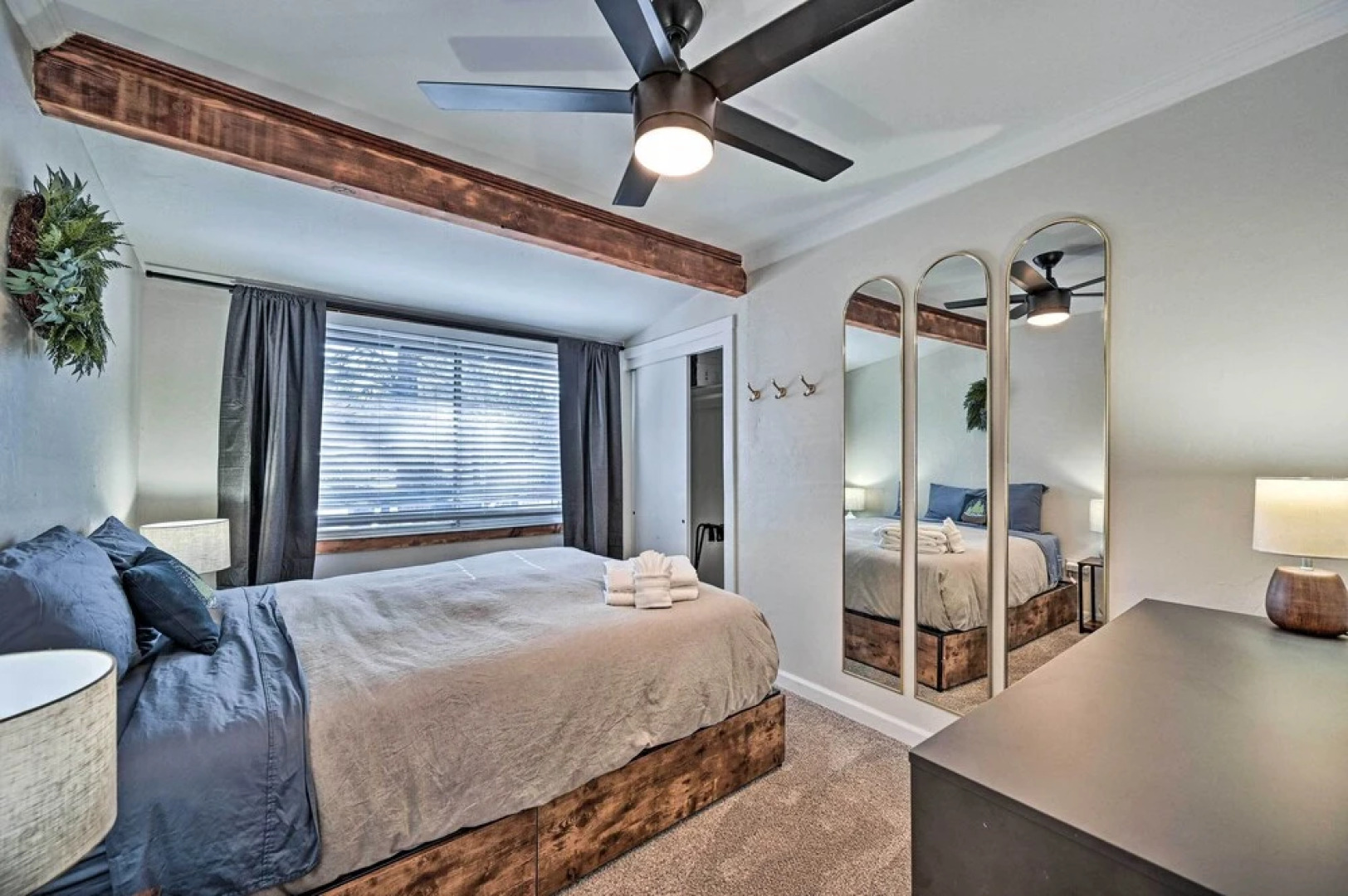 Flagstaff Cabin w/ Hot Tub & Fire Pit!