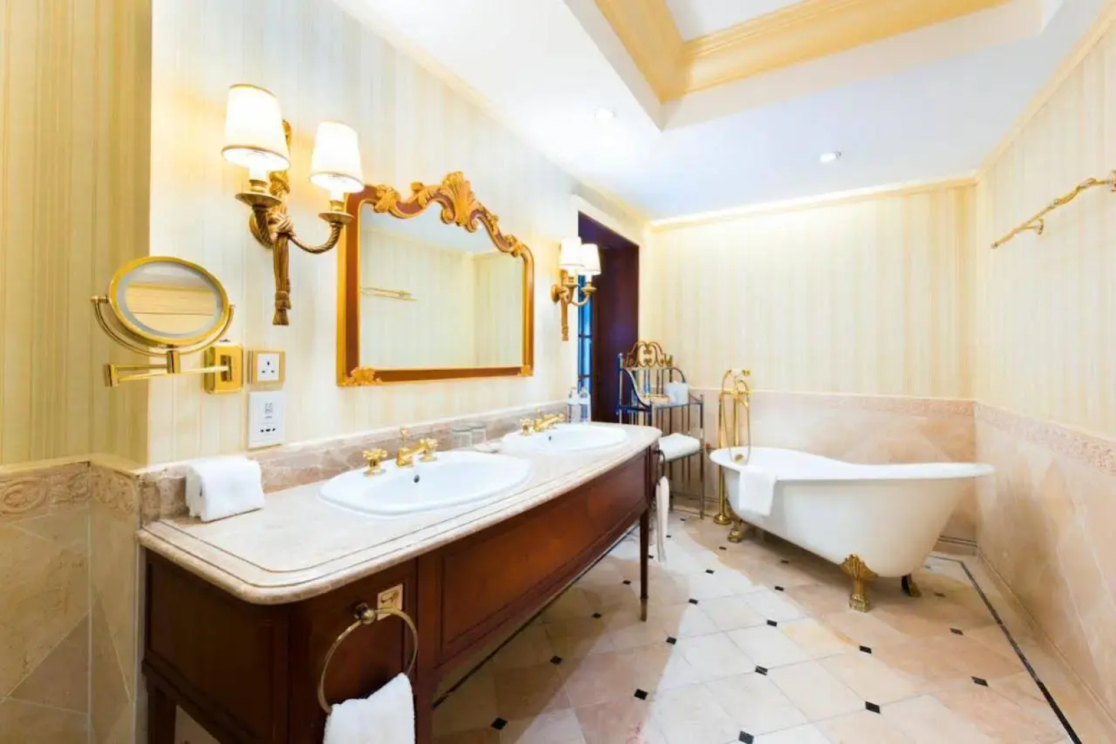 The Sanrock By Le Reve Hotels