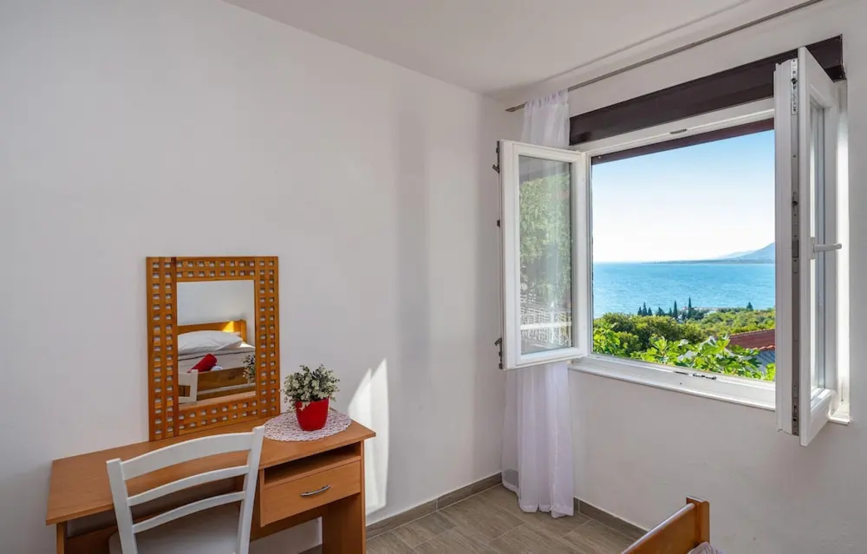 Amazing Home in Rovanjska With 4 Bedrooms, Jacuzzi and Wifi