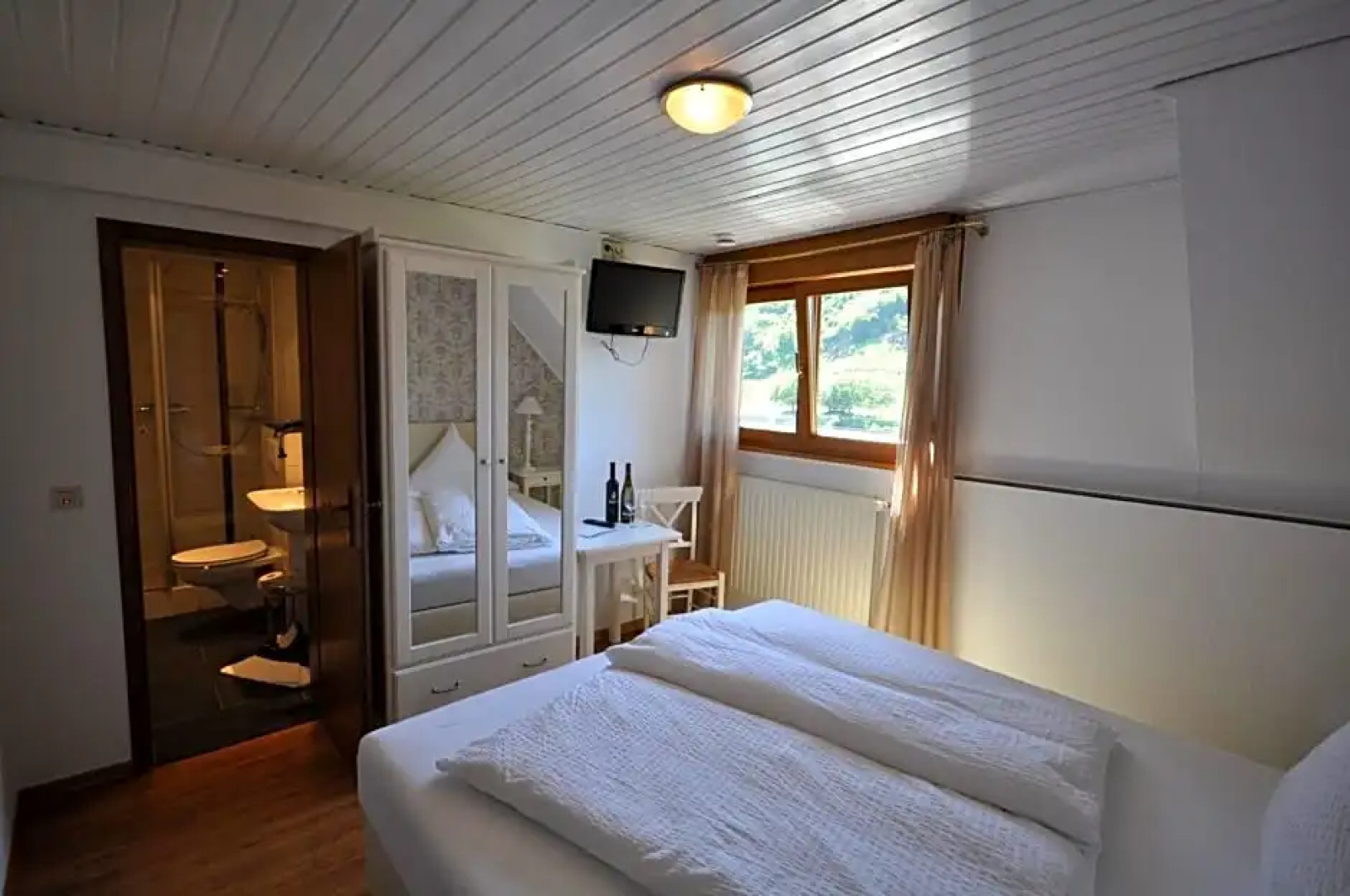 Gästezimmer im Weingut Amlinger&Sohn