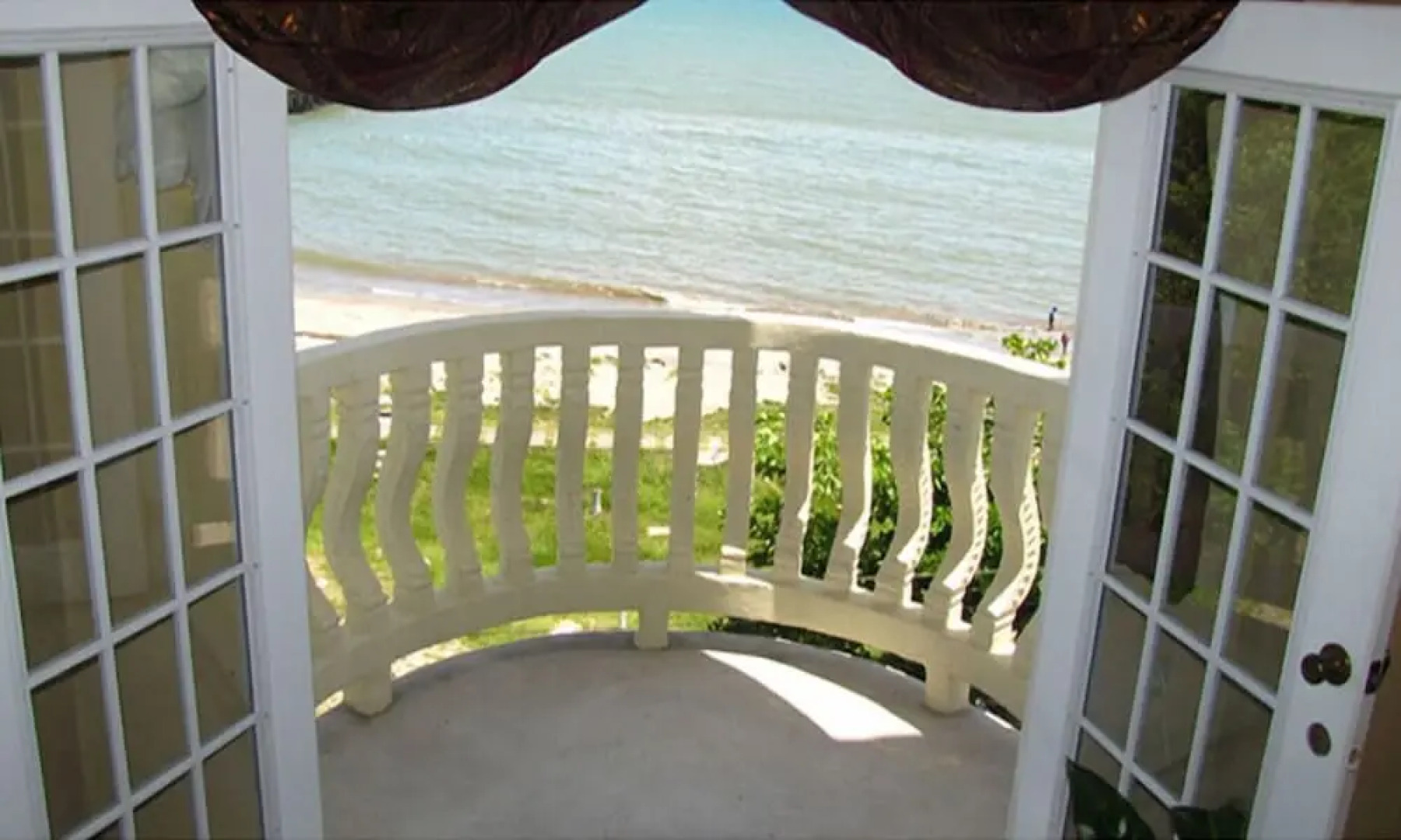 Art-Deco Beach Hotel