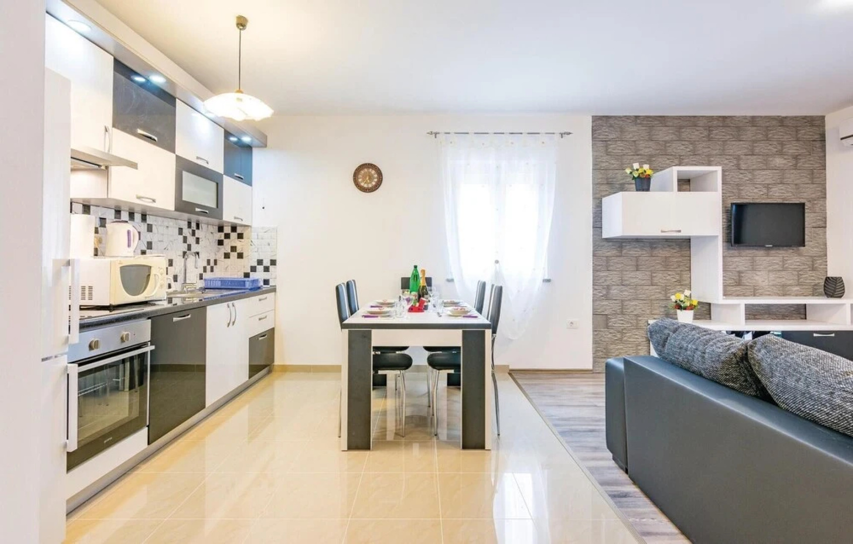 Nice Home in Rovinjsko Selo With Wifi and 4 Bedrooms