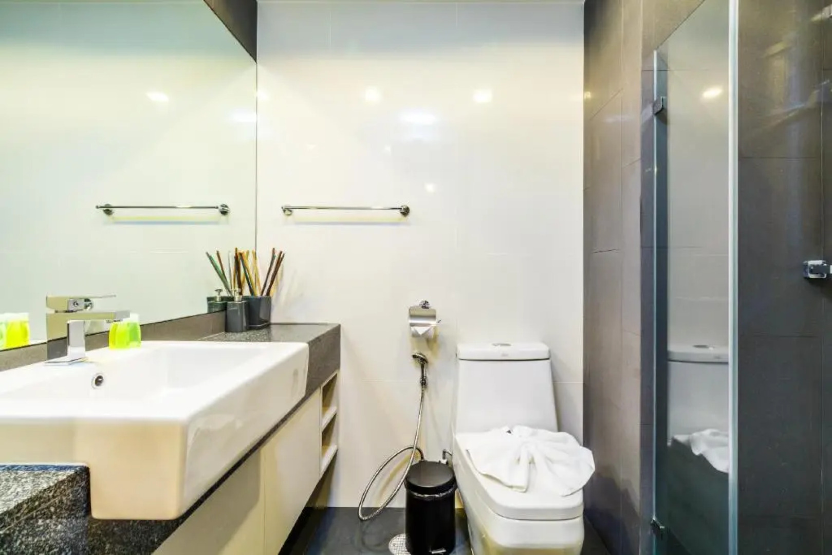 6 Avenue Surin by Lofty