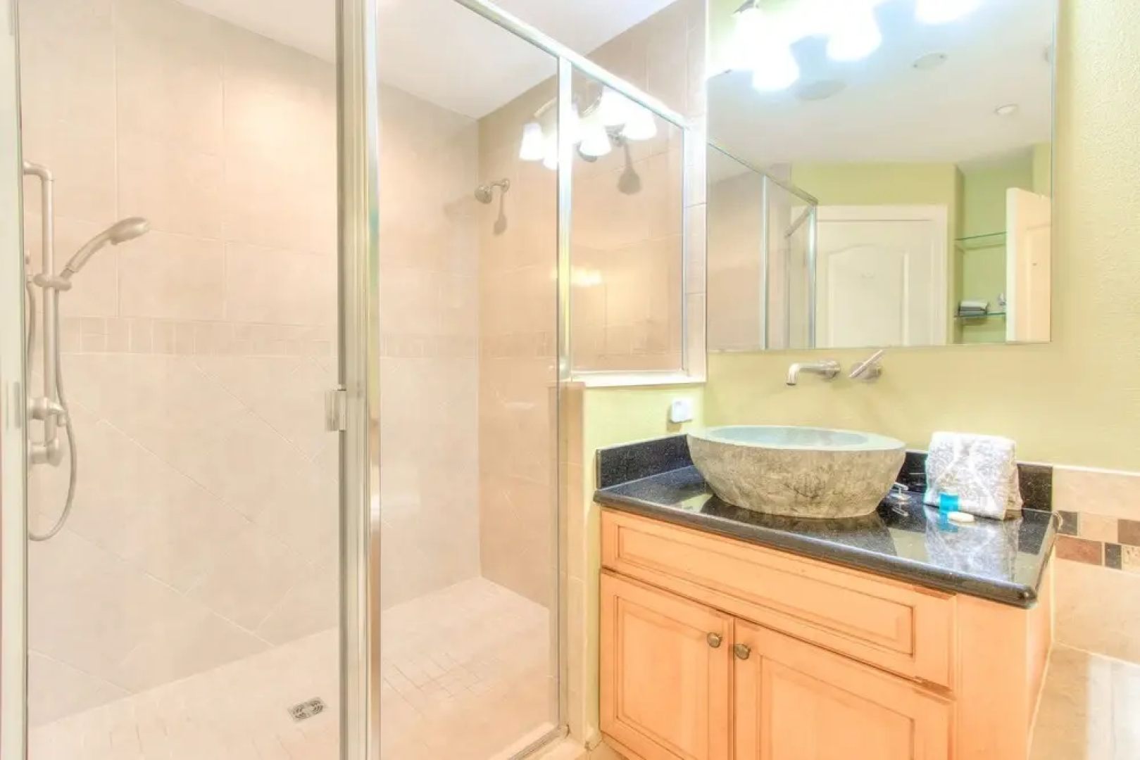 Bayway Luxury Townhome 4 Bedroom Townhouse by RedAwning