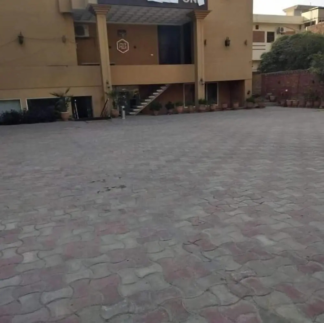 Hotel Royal One Multan
