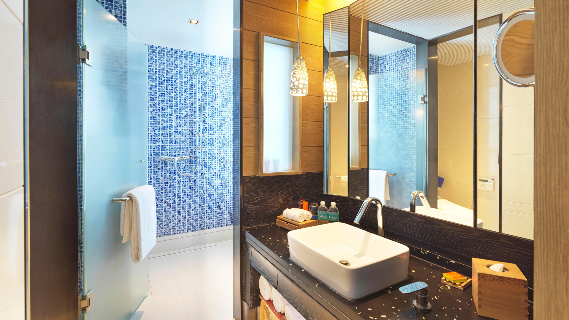 Hotel Indigo Shanghai on The Bund by IHG