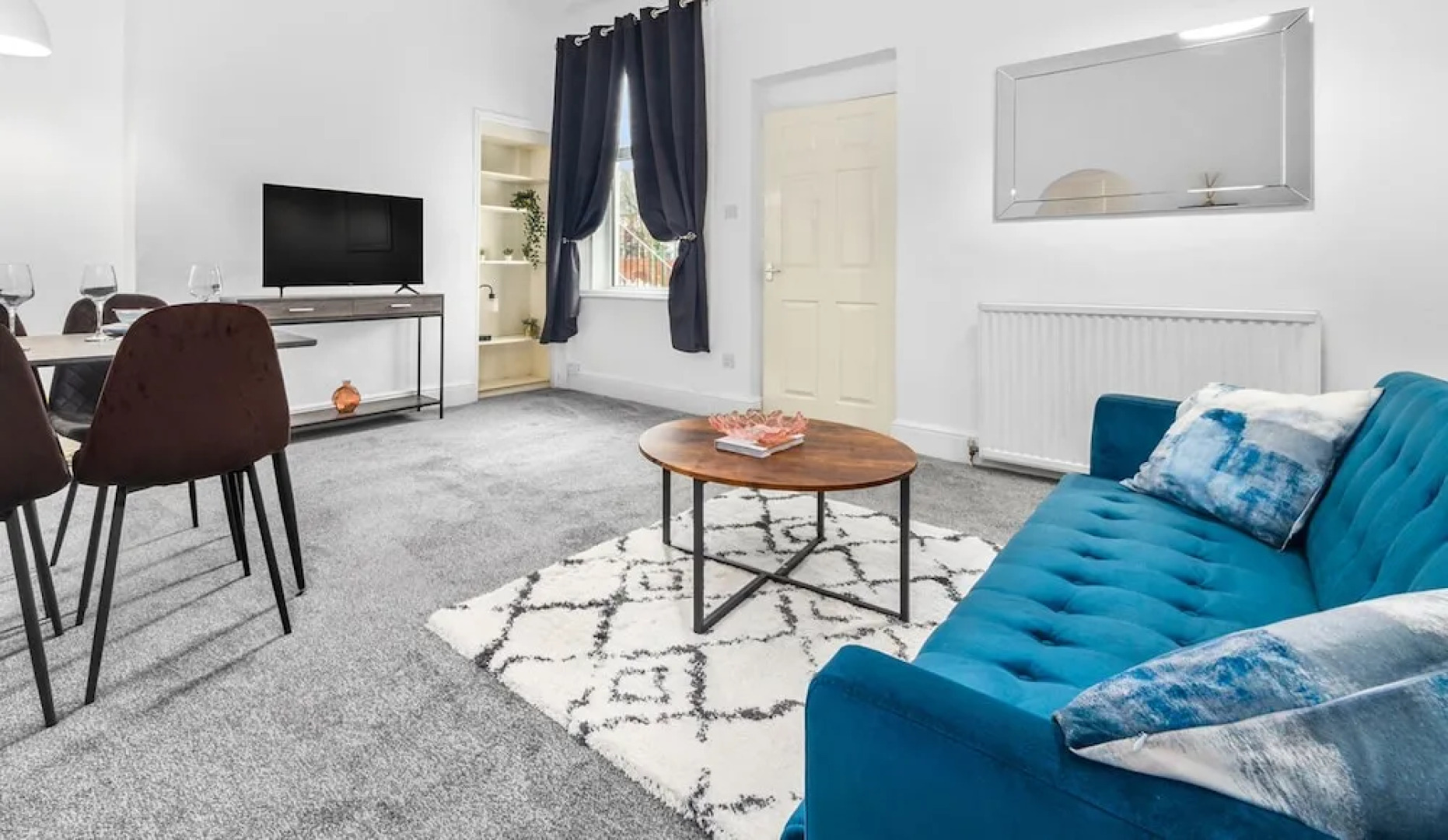 One Bedroom Apartment by Klass Living Serviced Accommodation Coatbridge - Garturk Apartment With Wifi  and Parking