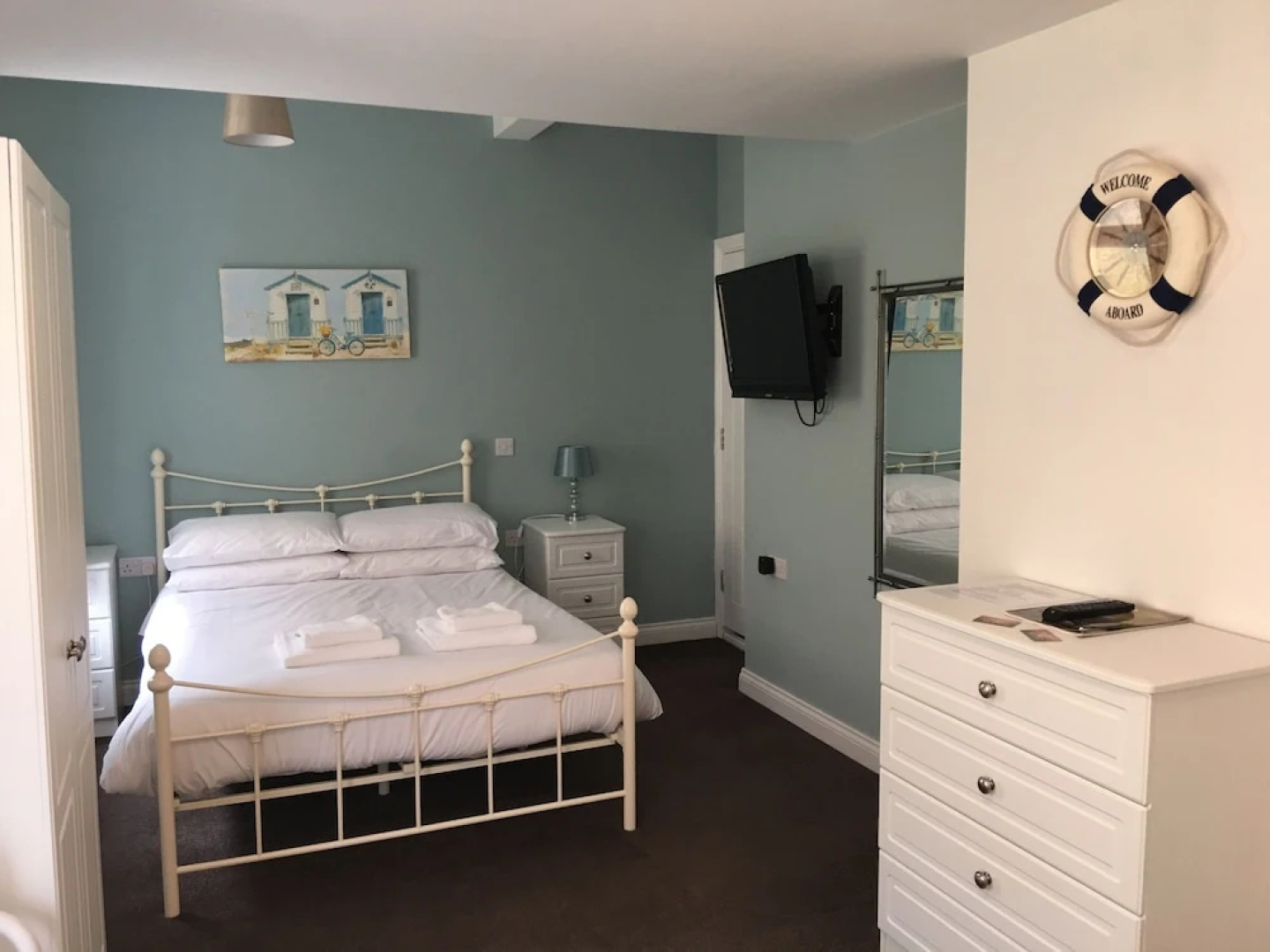 The Waves Bar Cafe B and B Hotel