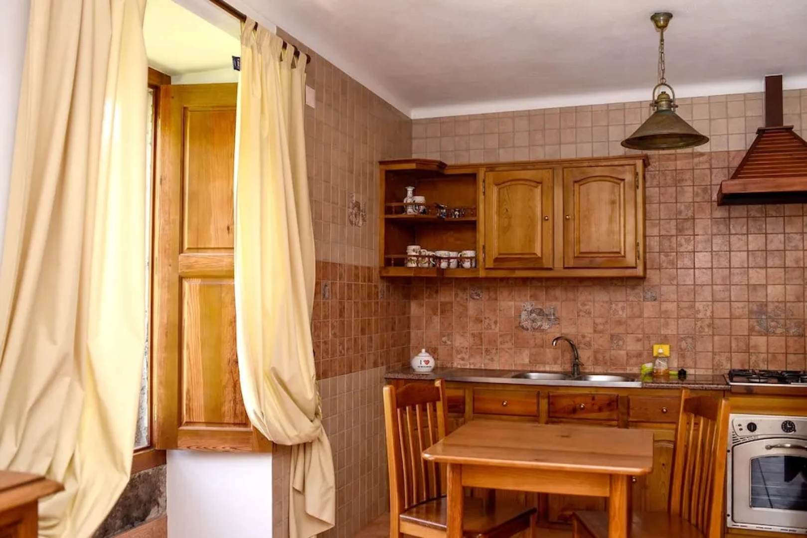 House With 4 Bedrooms in Porto de Mós, With Wonderful Lake View, Pool