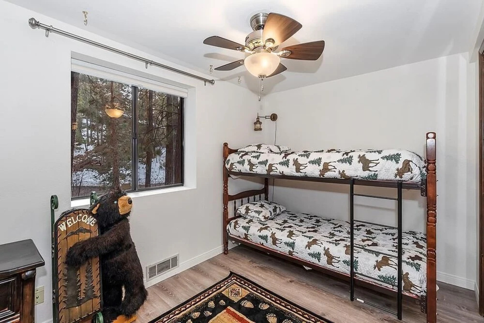 027 - Gold Mountain Getaway