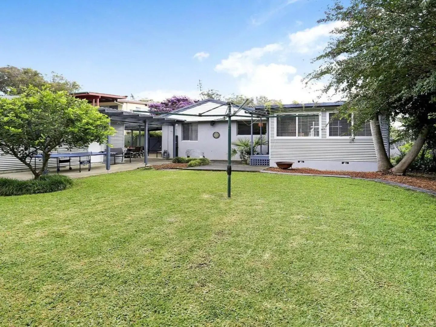 Gone Fishing! - air conditioned, crisp and clean