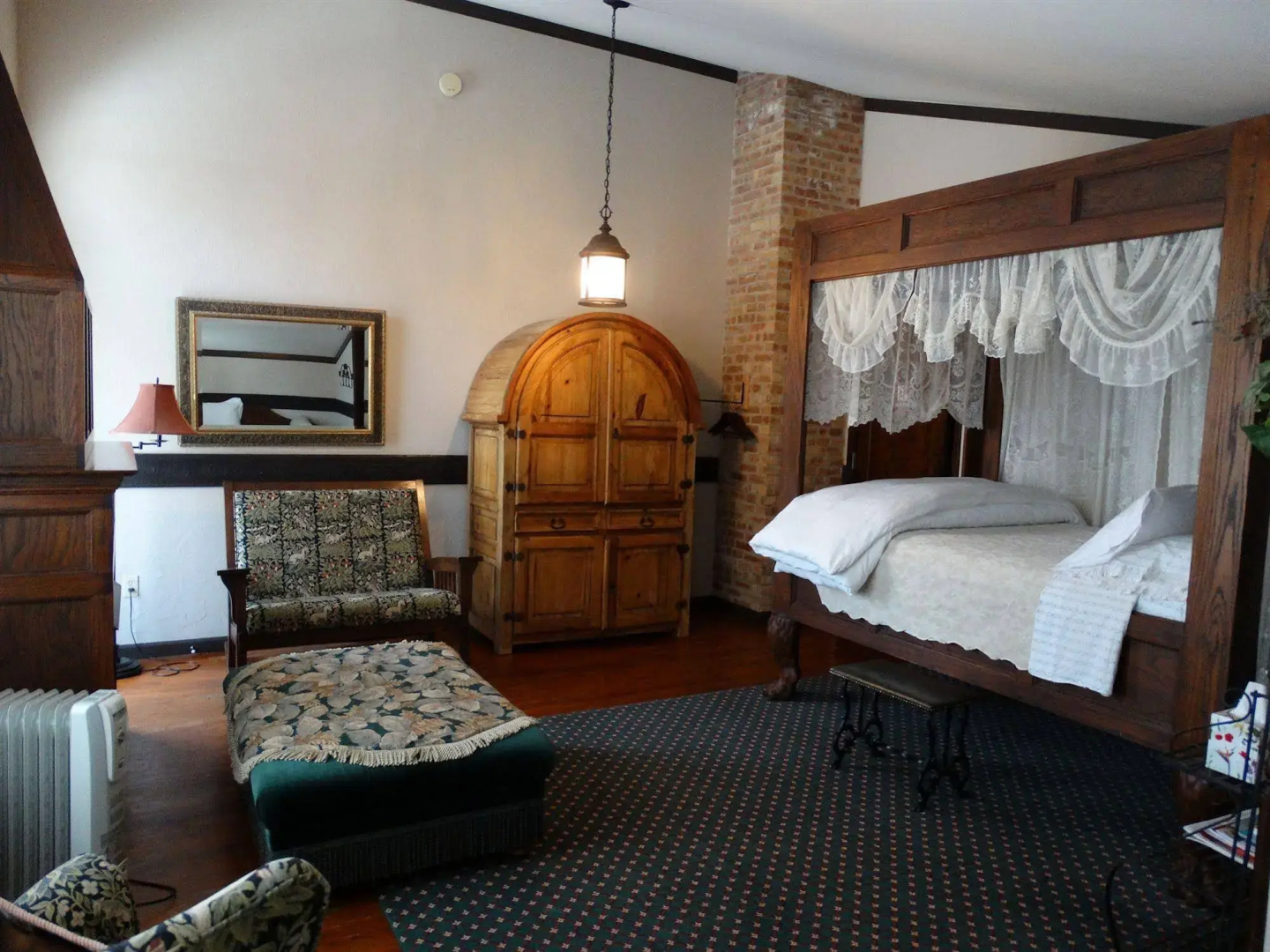 Stone Chalet B&B Inn and Event Center