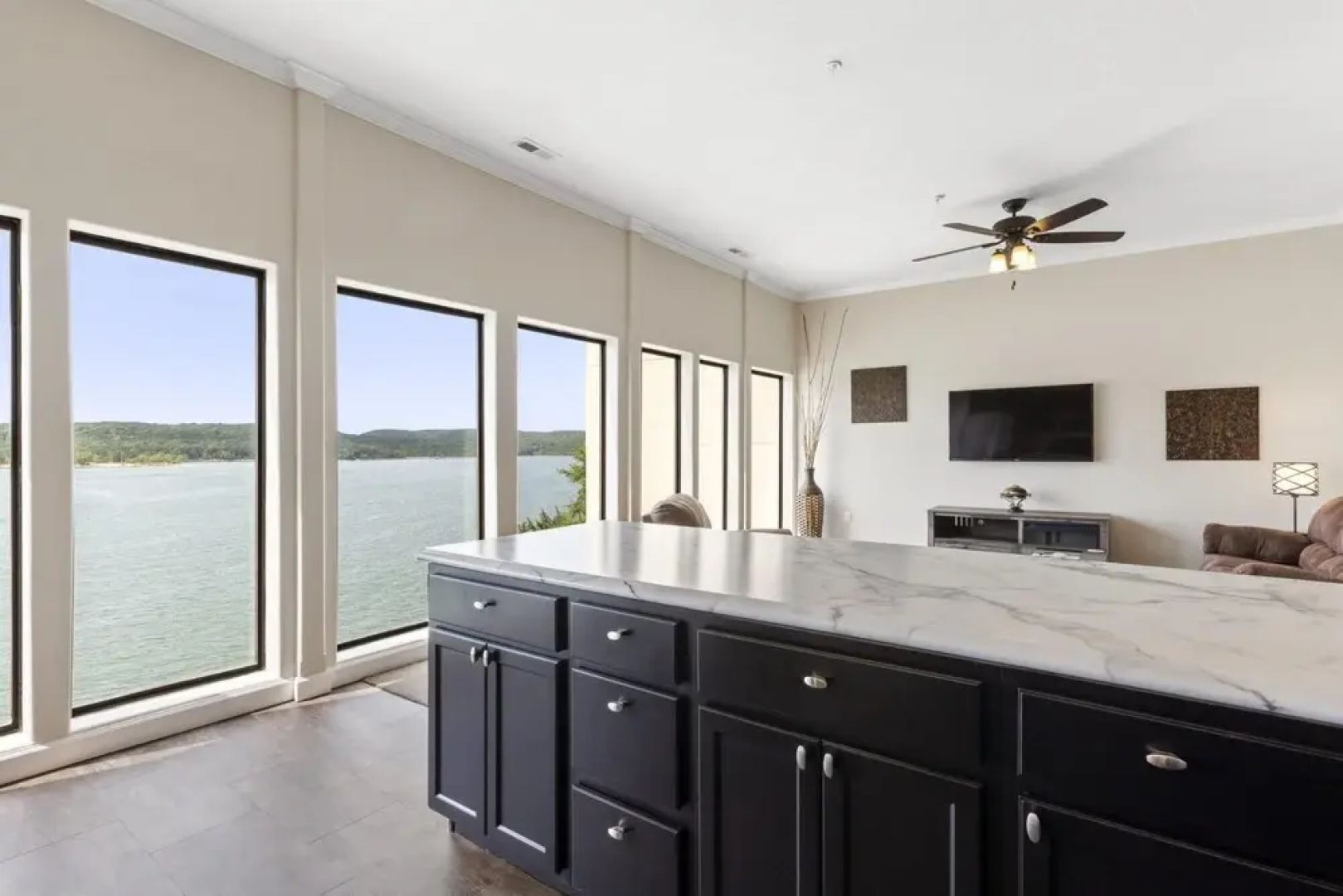Deluxe 2 Bedroom Villa Lake View