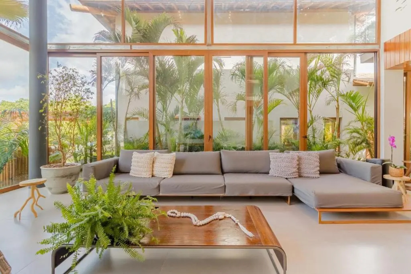 PF56 Casa Alto Padrão 6 Suítes