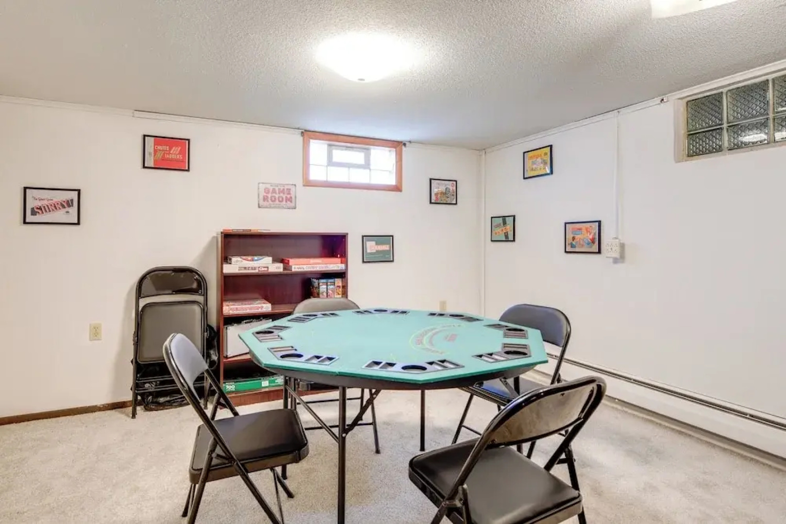 Deck & Seasonal Pool: Spacious Home Near Buffalo!