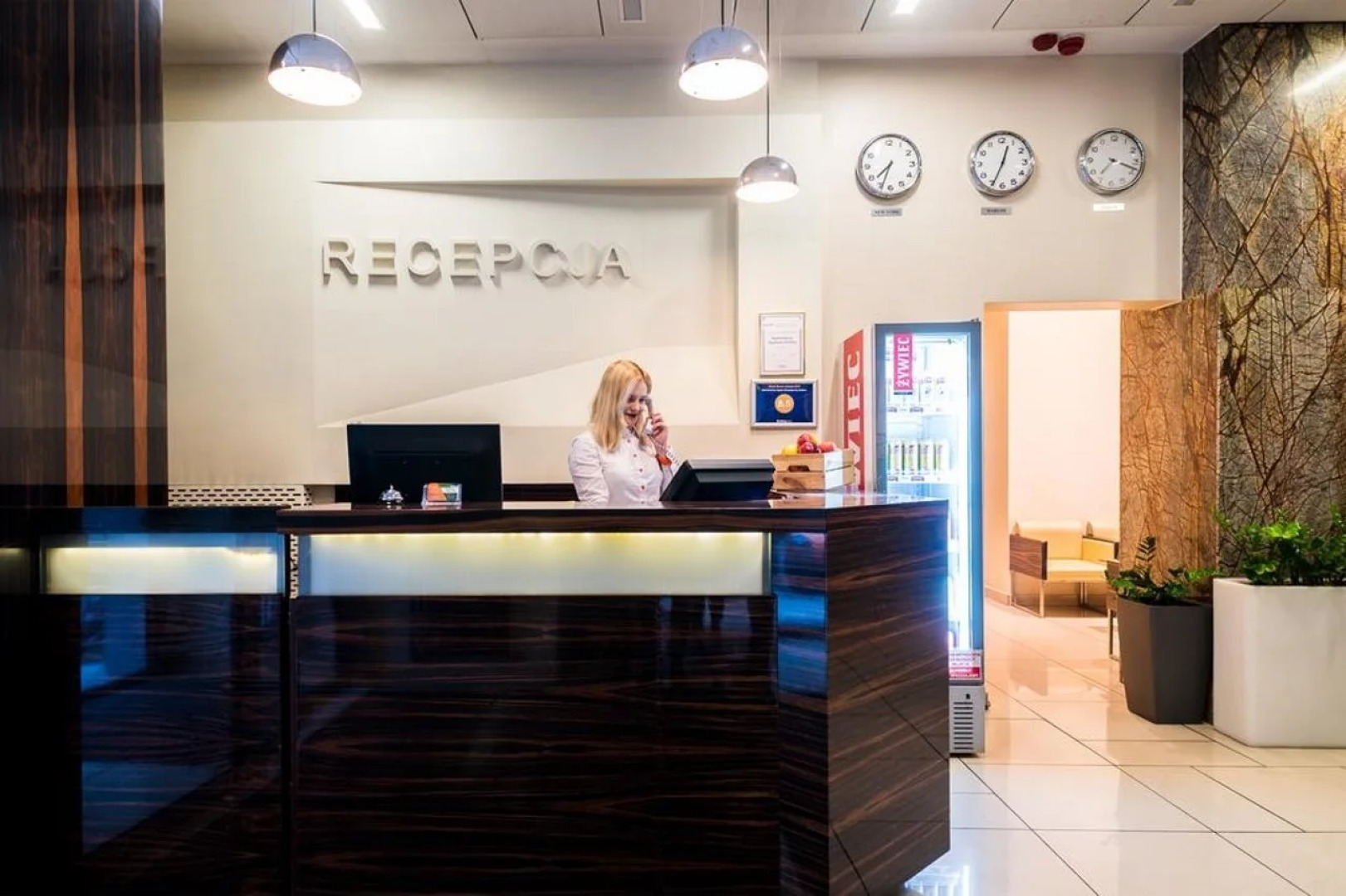 Apartamenty Zgoda Warszawa by DeSilva