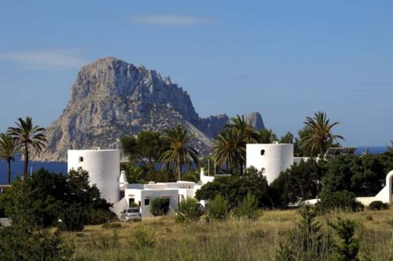 Calador Studios & Apartments