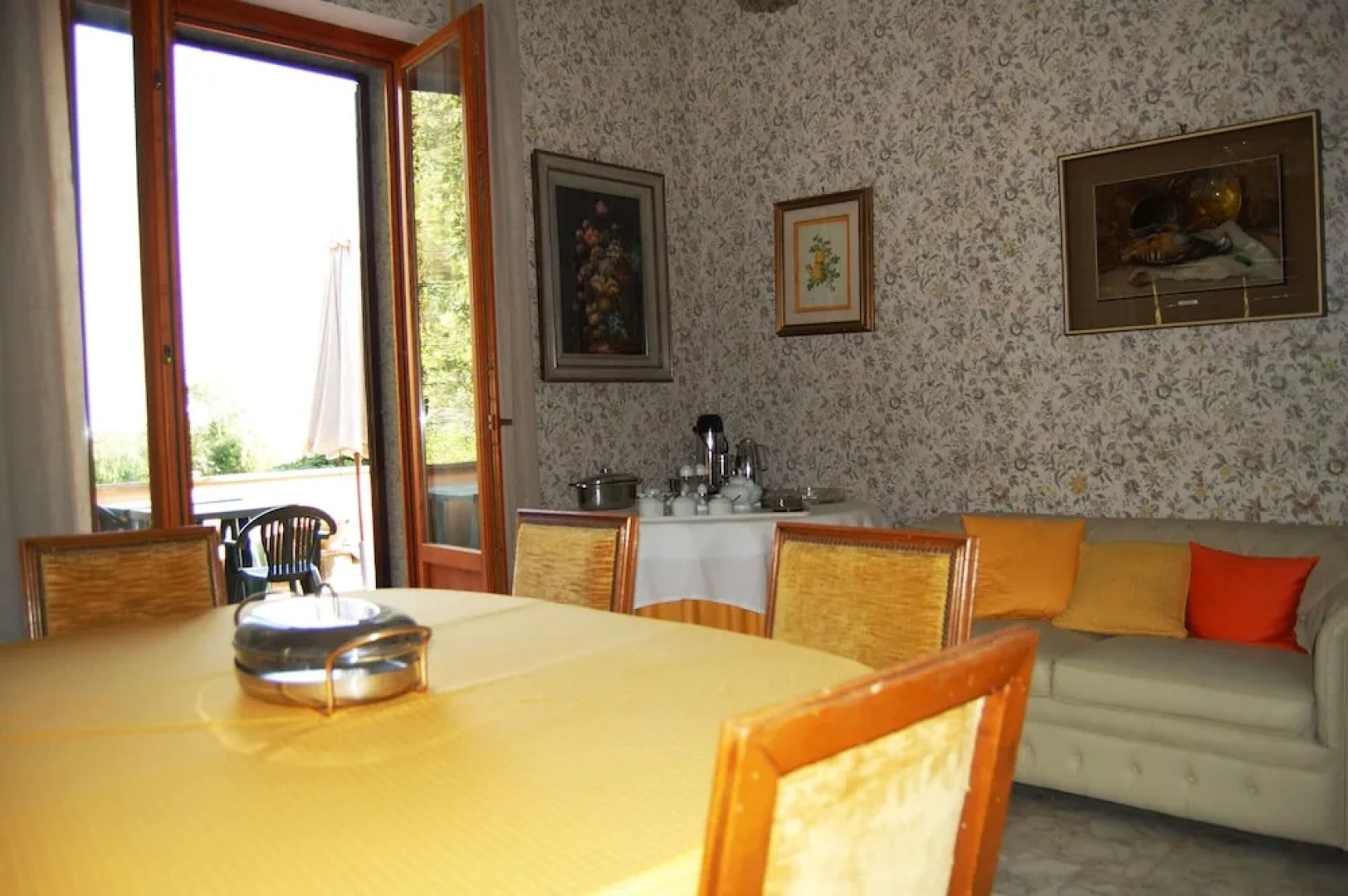 Stunning private villa for 8 guests with WIFI, private pool, TV, terrace, pets allowed and parking