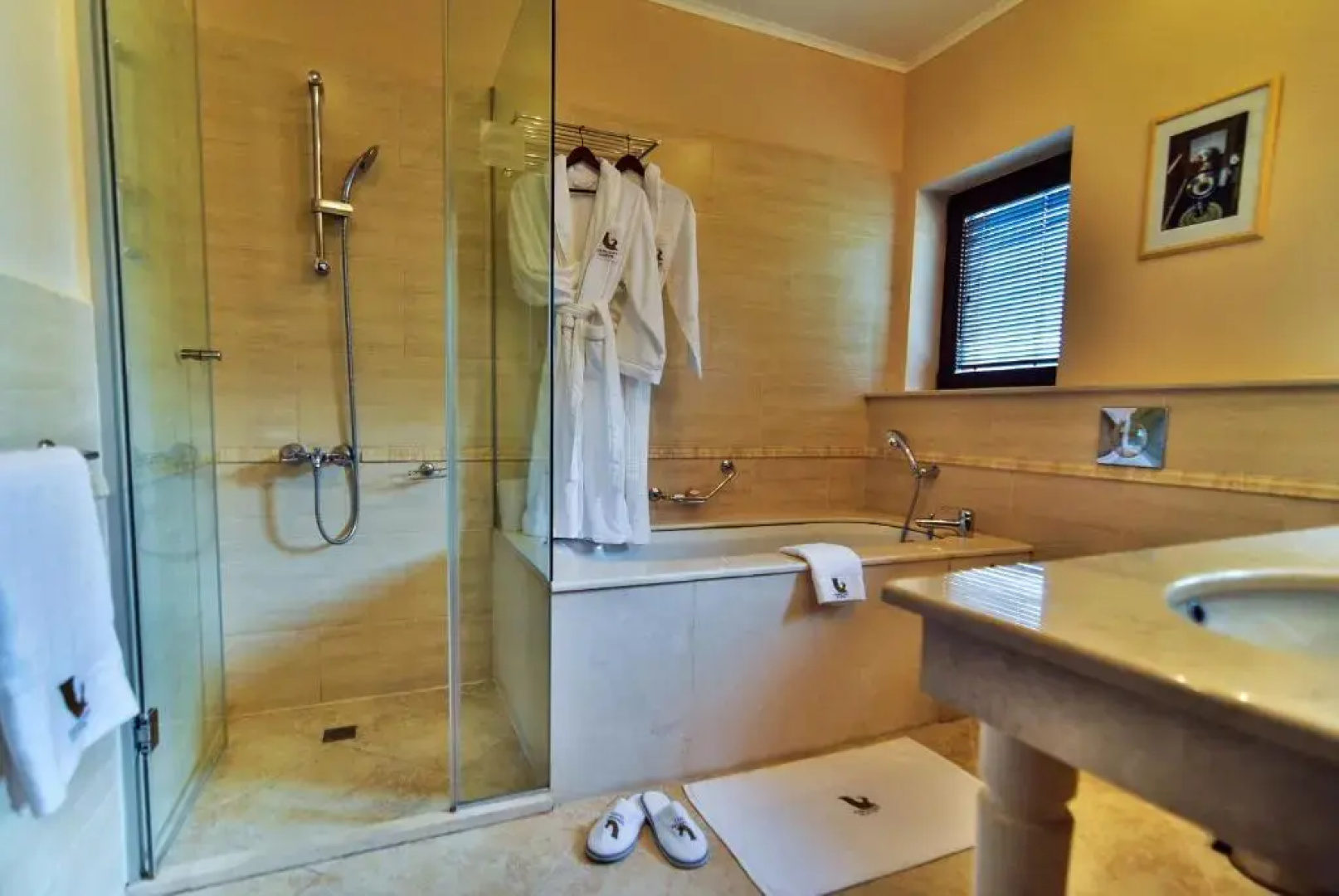 Thracian Cliffs Owners Apartments
