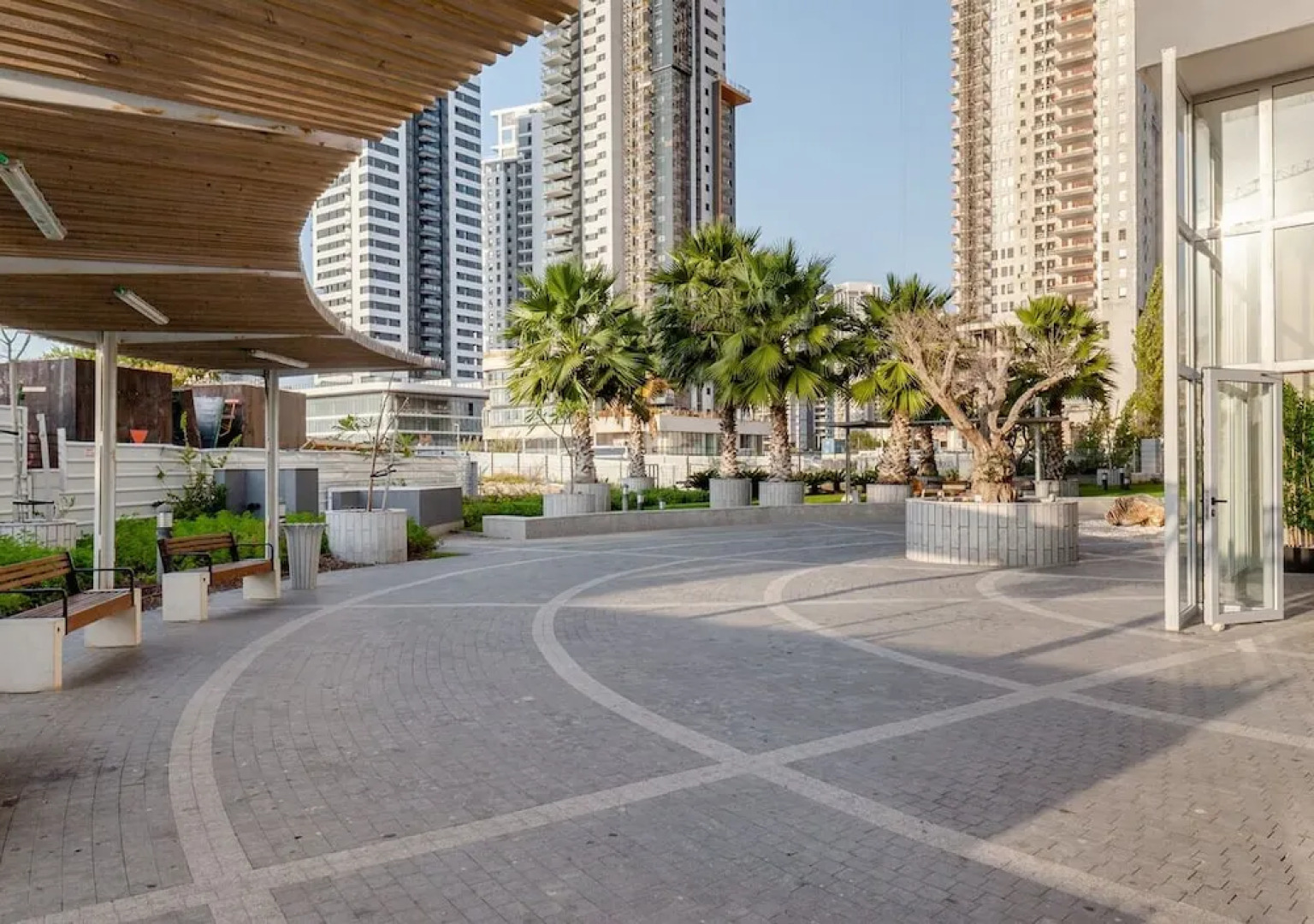 O-O Group -Luxury 3BR APT See View Tower