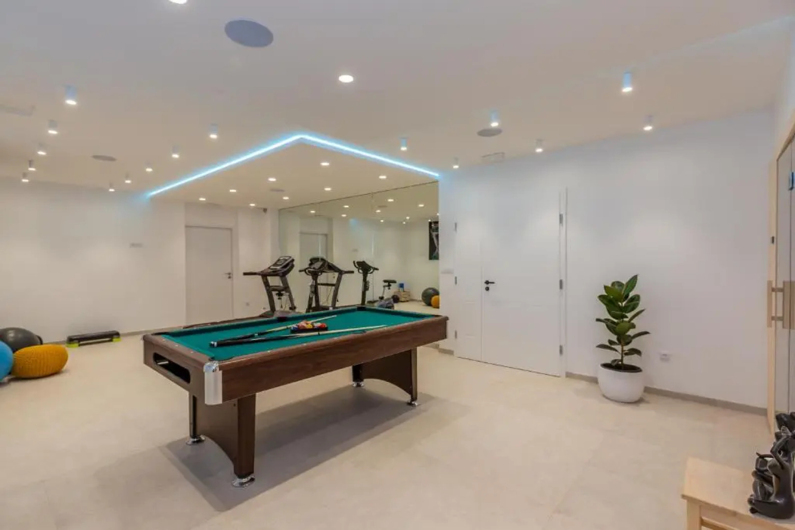 Villa SALVIA - new, modern villa near Split