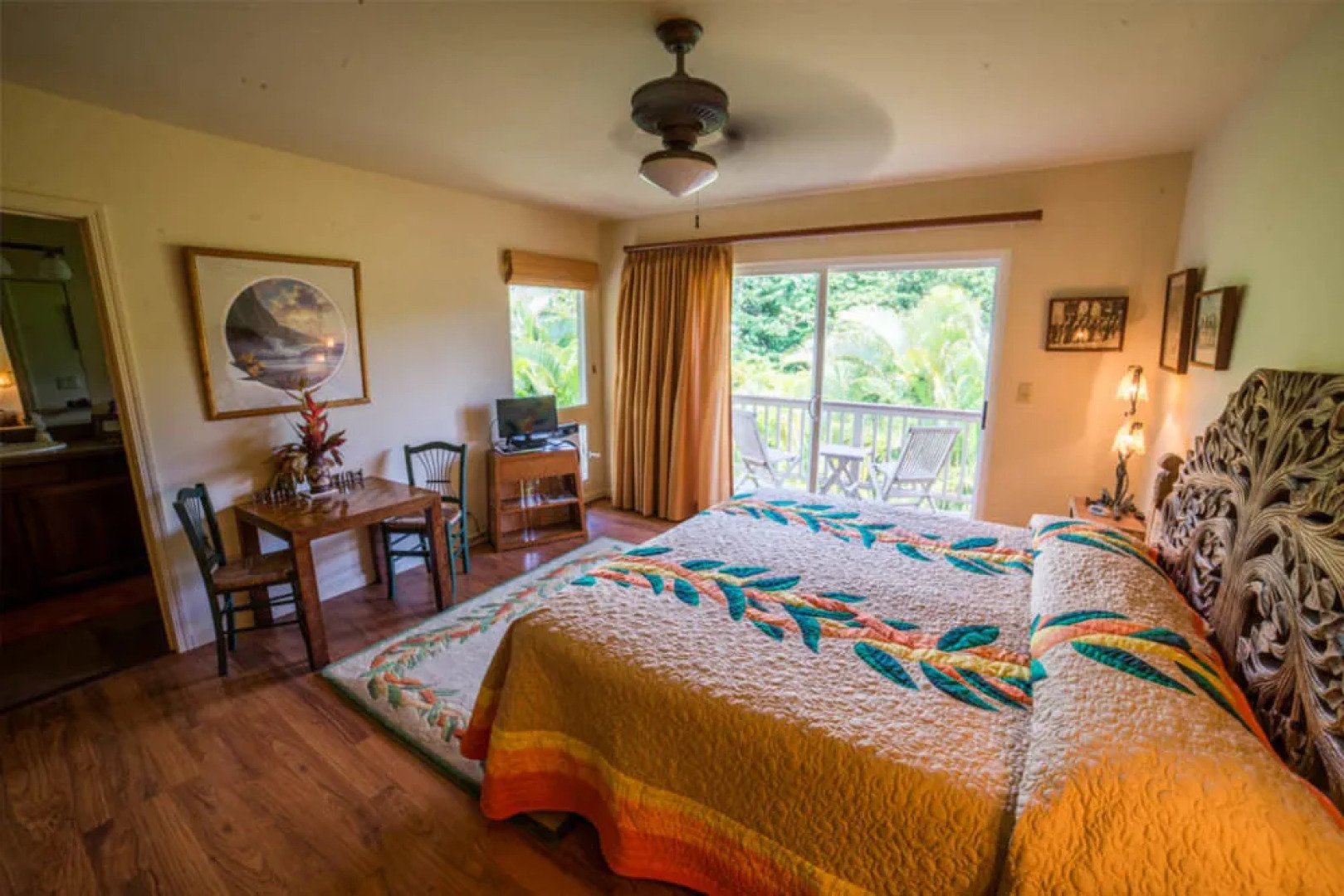 Hale Hoo Maha Bed and Breakfast