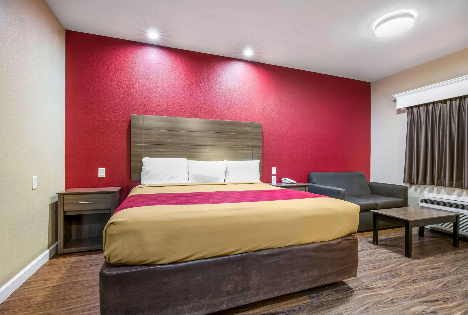 Econo Lodge Inn & Suites Horn Lake - Southhaven