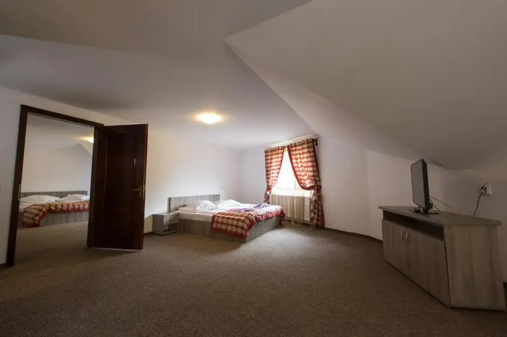 Complex Craiasa Muntilor Moieciu