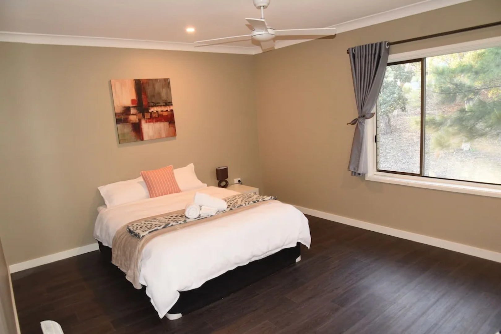 Warrawong holiday big home