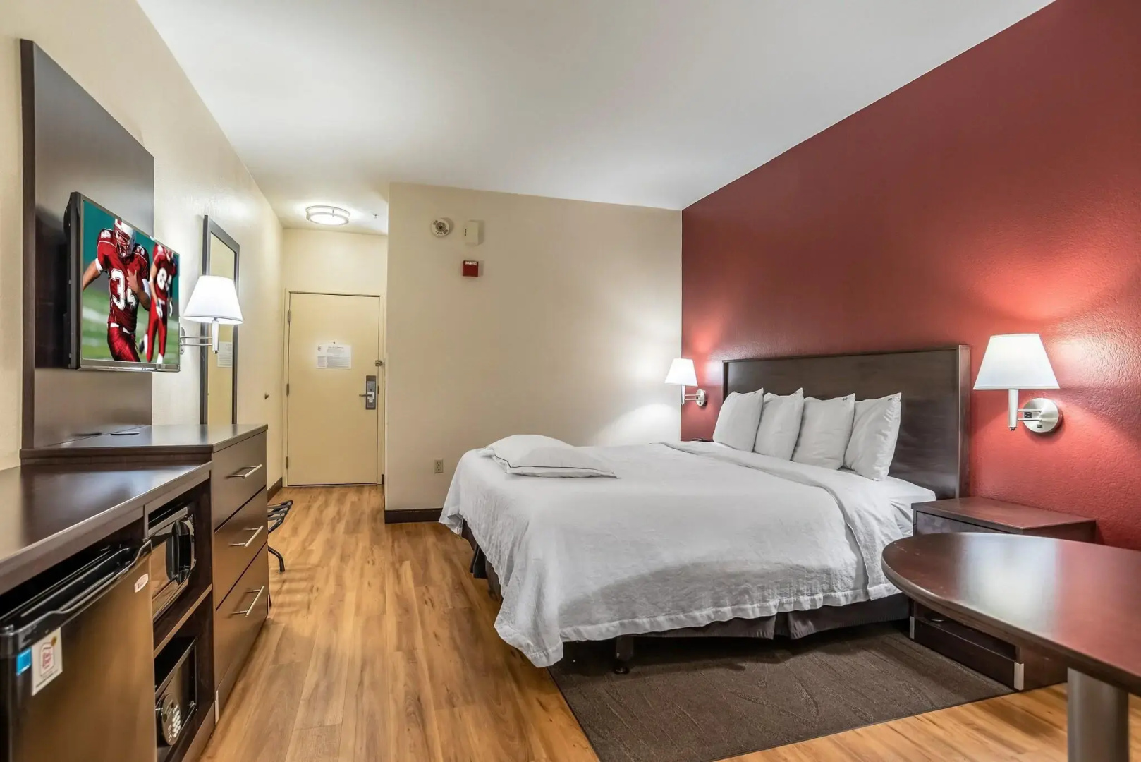 Red Roof Inn PLUS+ San Antonio Downtown - Riverwalk