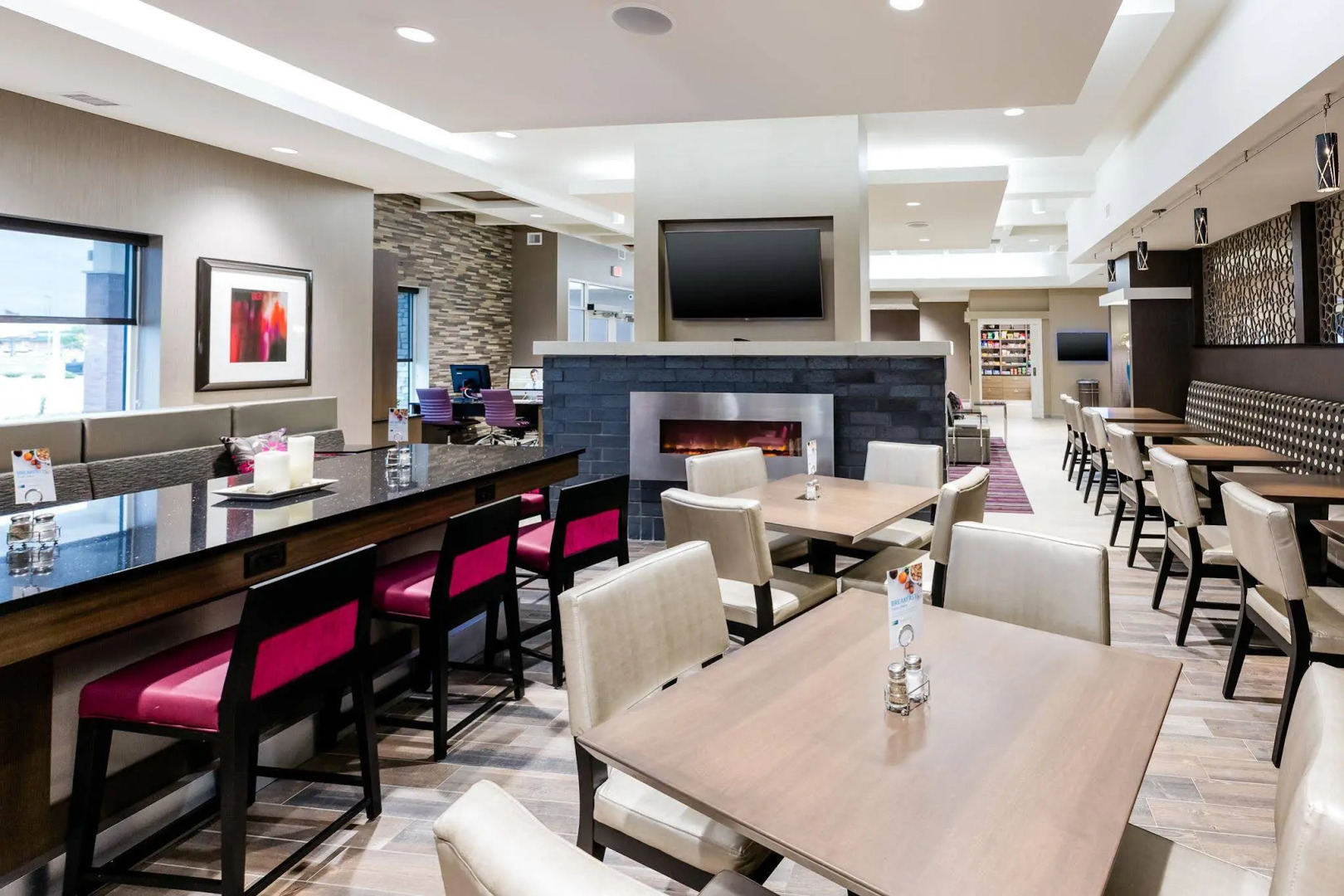 Holiday Inn Express Fargo SW - I-94 Medical Center by IHG