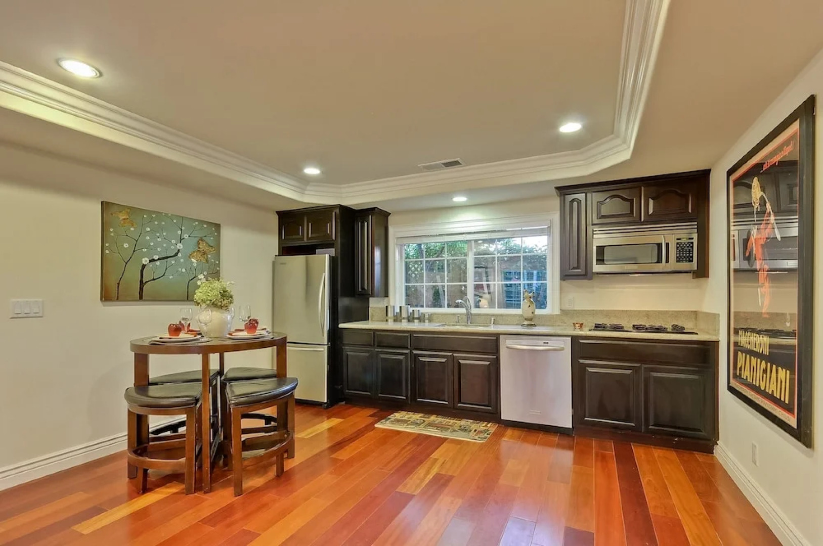 Private Luxury Guest House/ Suite / Executive 1 Bedroom Apts