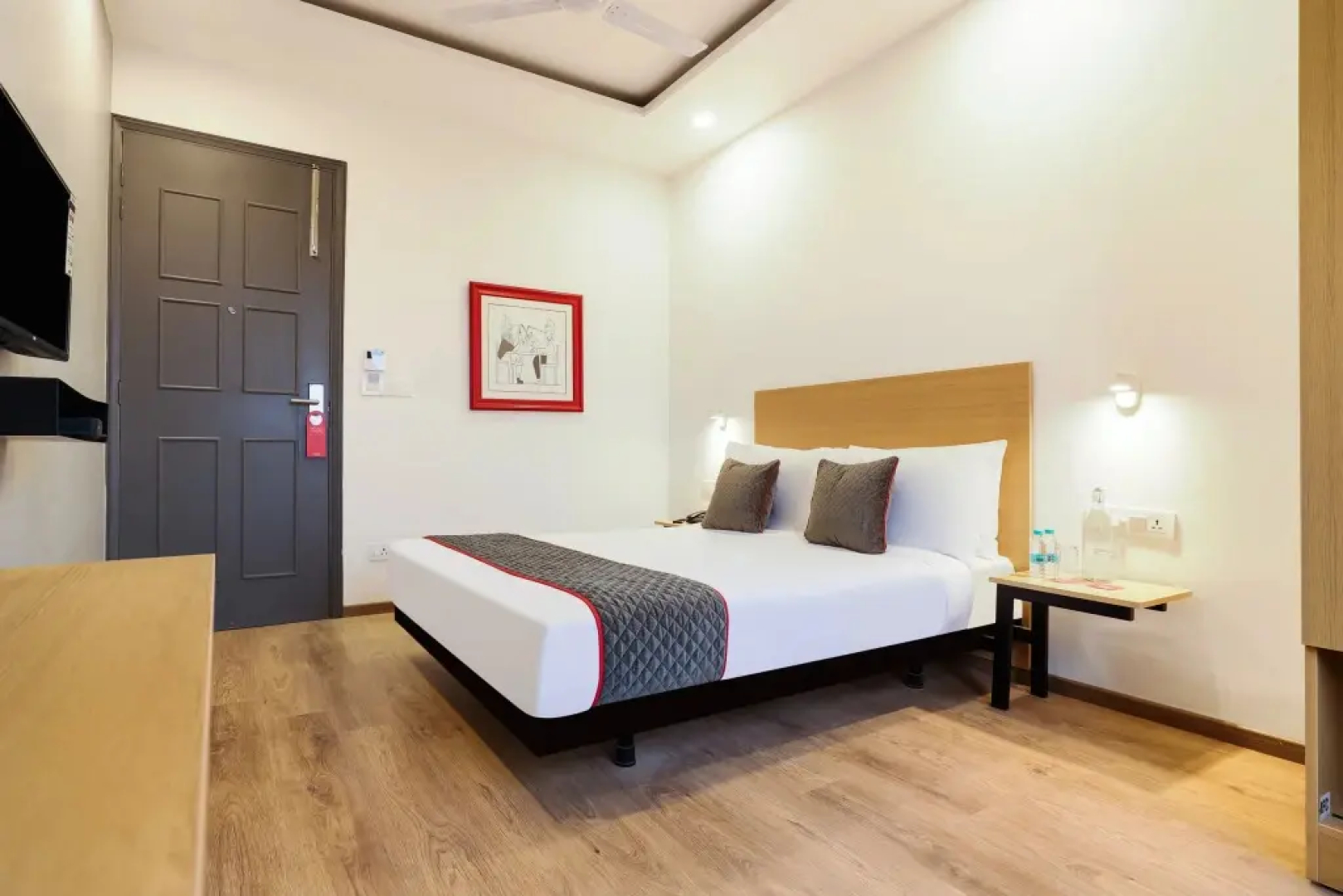 OYO Townhouse 231 Golden Avenue Road