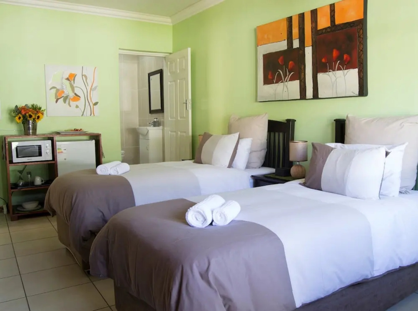 Summer Garden Guest House (Urban Jungle)