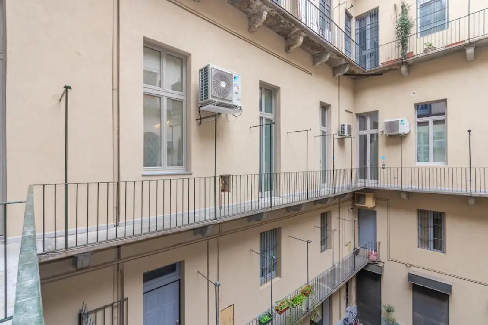 P zza Castello 71 - Elegant Home With Sauna in Tu