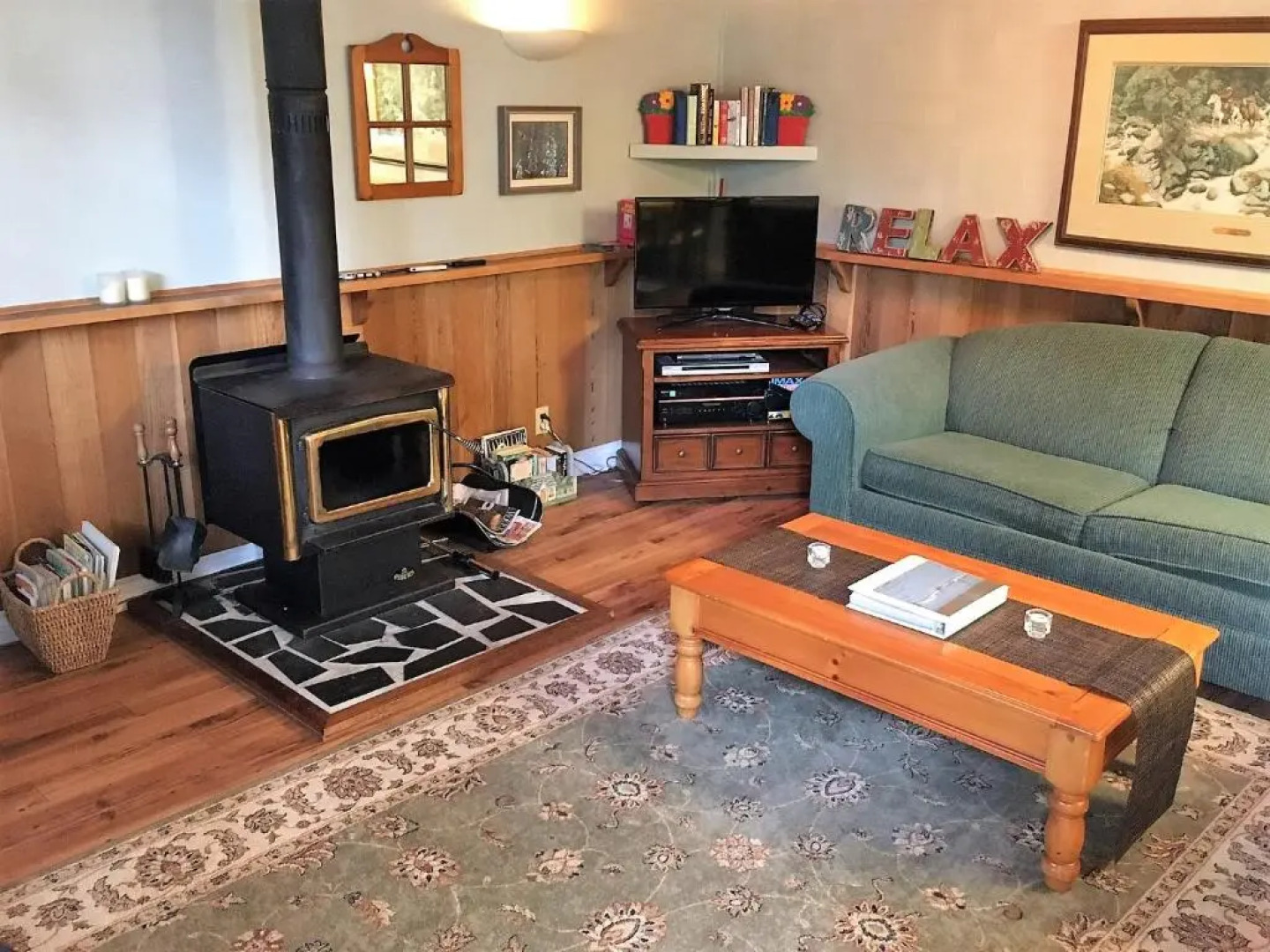 Sticks and Stones Cottage-Arbutus Grove