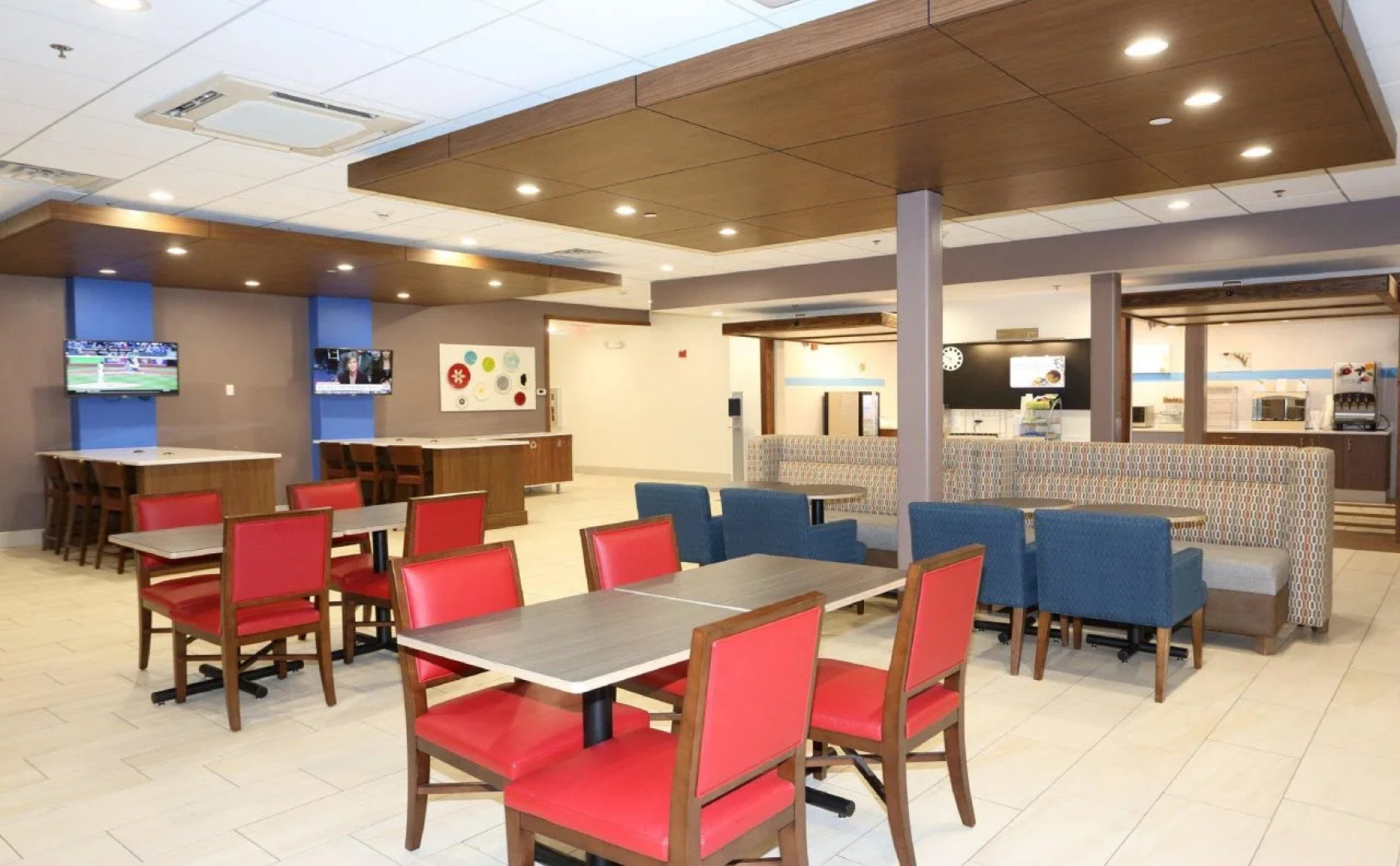 Holiday Inn Express & Suites Newport News by IHG